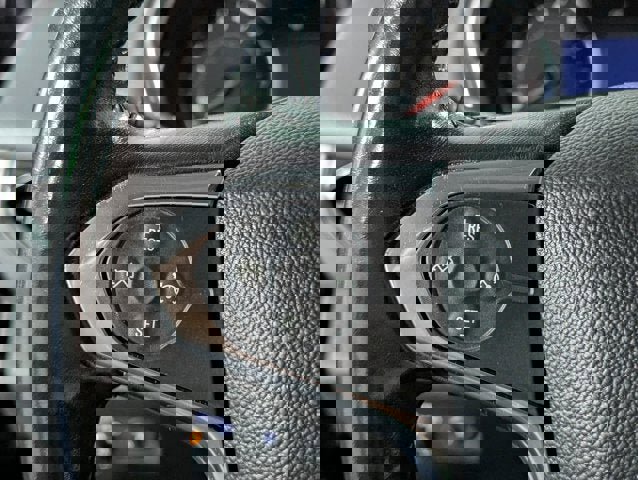 Used 2020 Chevrolet Traverse LT image 36