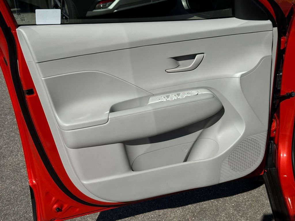 Used 2025 Hyundai Kona SEL image 21