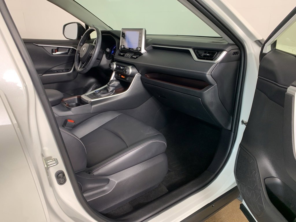 Used 2020 Toyota RAV4 Limited image 41