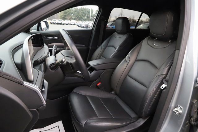 Used 2025 Cadillac XT4 Premium Luxury image 14