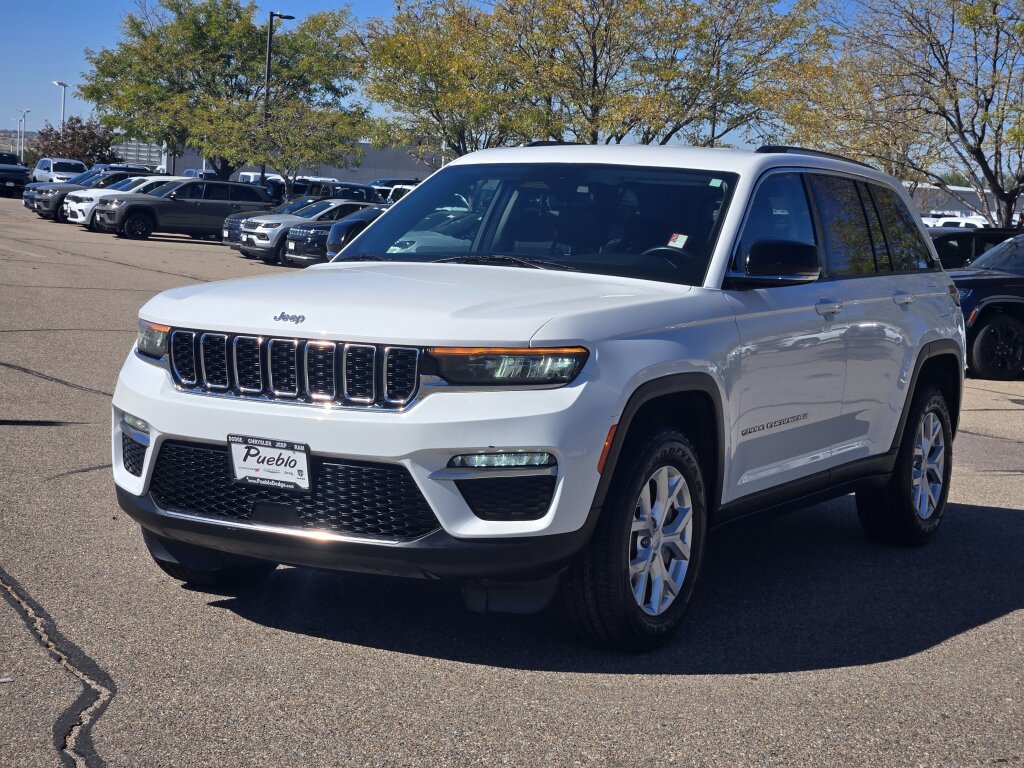 Used 2023 Jeep Grand Cherokee Limited AWD/4WD image 5