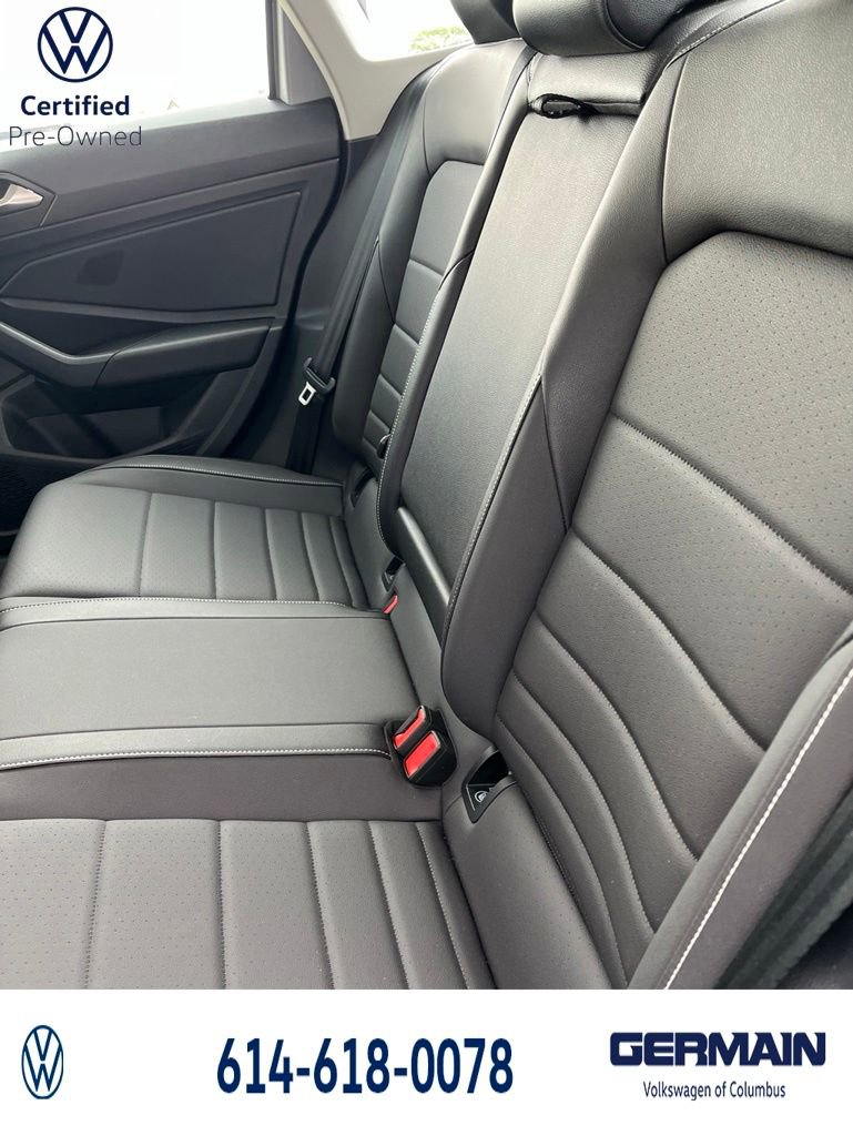 Used 2023 Volkswagen Jetta SE w/ Panoramic Sunroof Package FWD image 17
