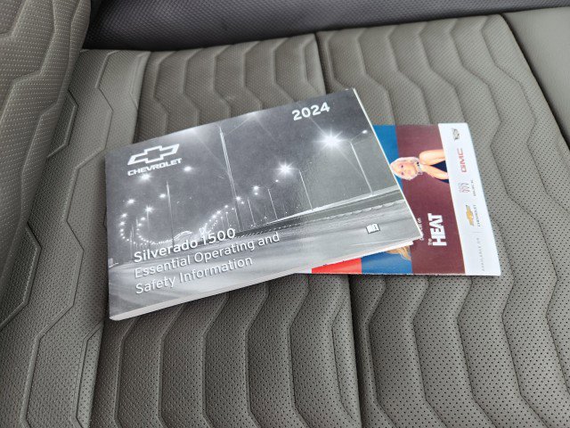 Used 2024 Chevrolet Silverado 1500 ZR2 w/ Technology Package image 17