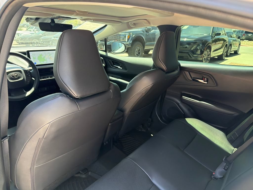 Used 2025 Toyota Prius FWD image 35