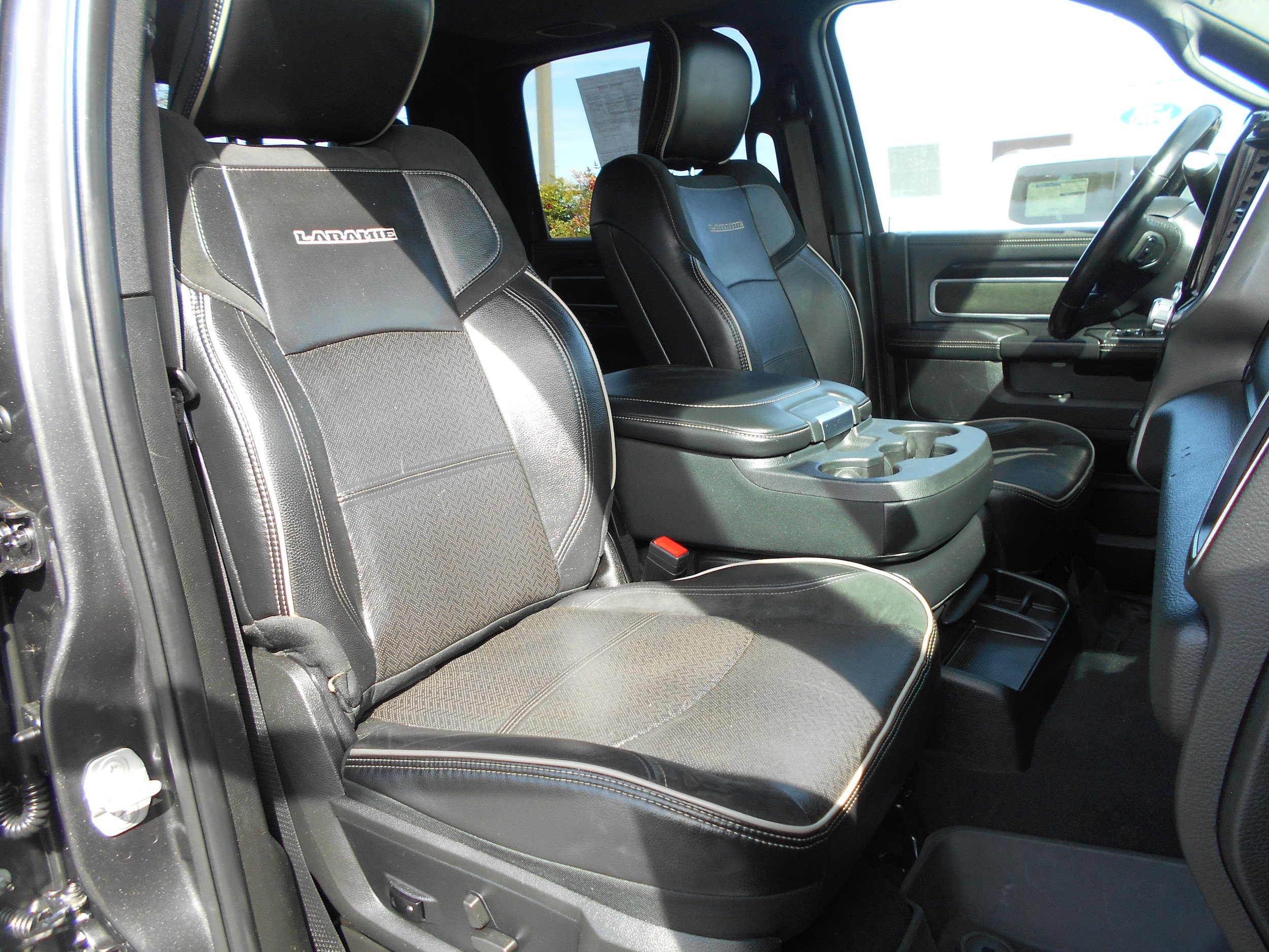 Used 2021 RAM 3500 Laramie AWD/4WD image 10