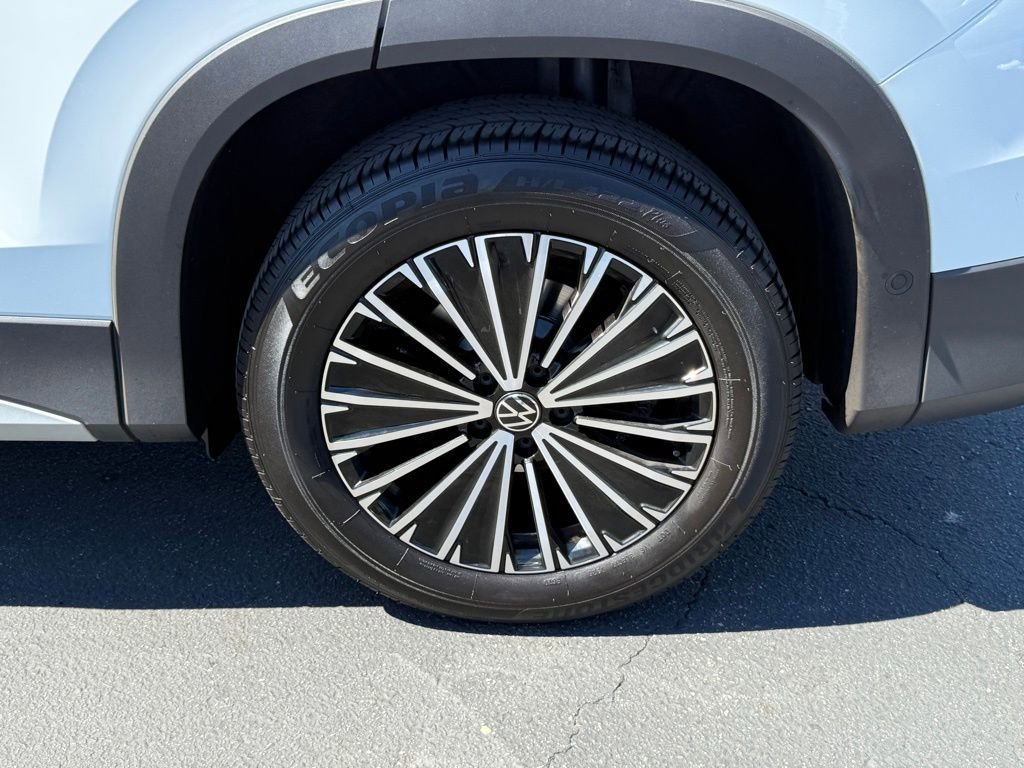 Used 2025 Volkswagen Tiguan S w/ 18" Wheel Package image 10