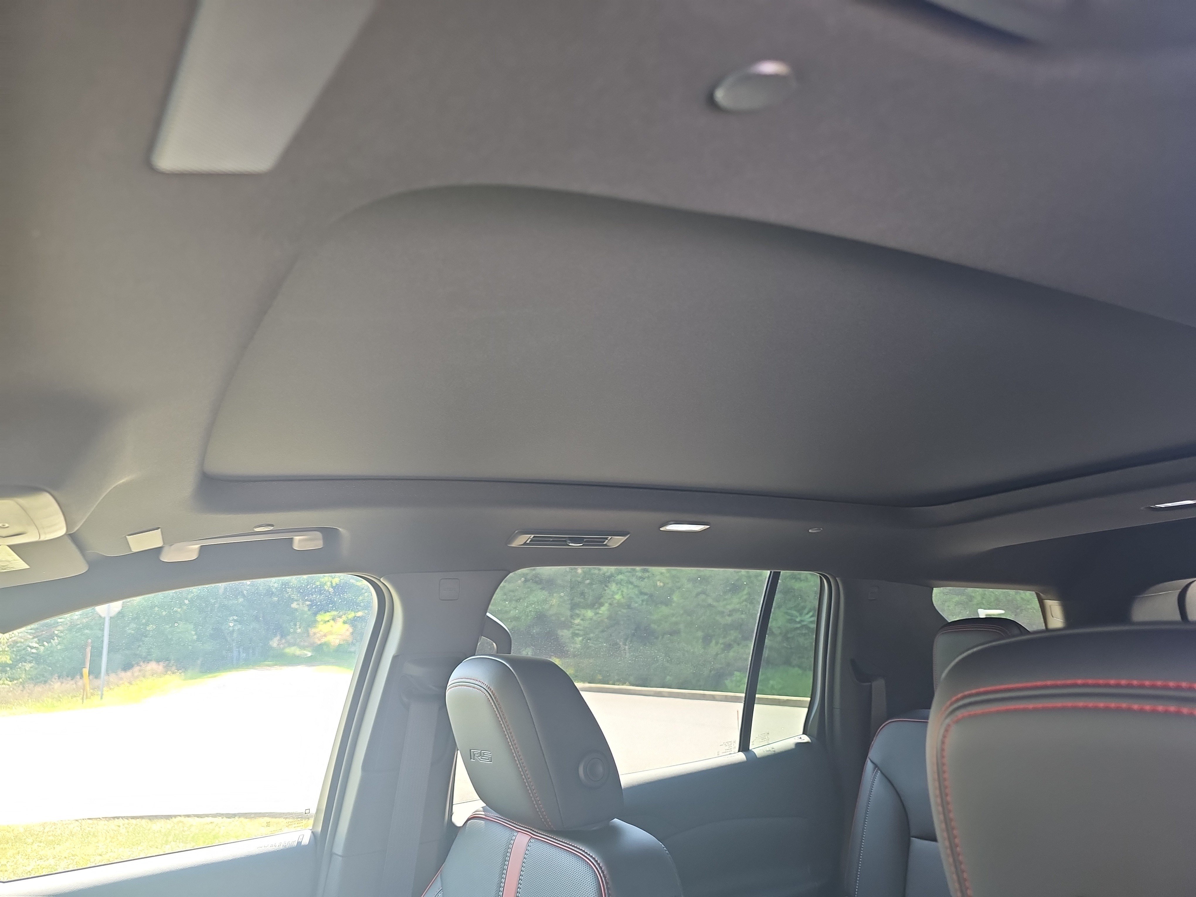 New 2027 Chevrolet Traverse RS w/ LPO, Floor Liner Package AWD/4WD image 19