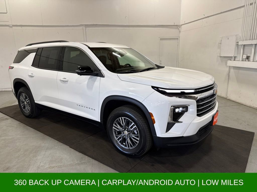 Certified 2024 Chevrolet Traverse LT image 1