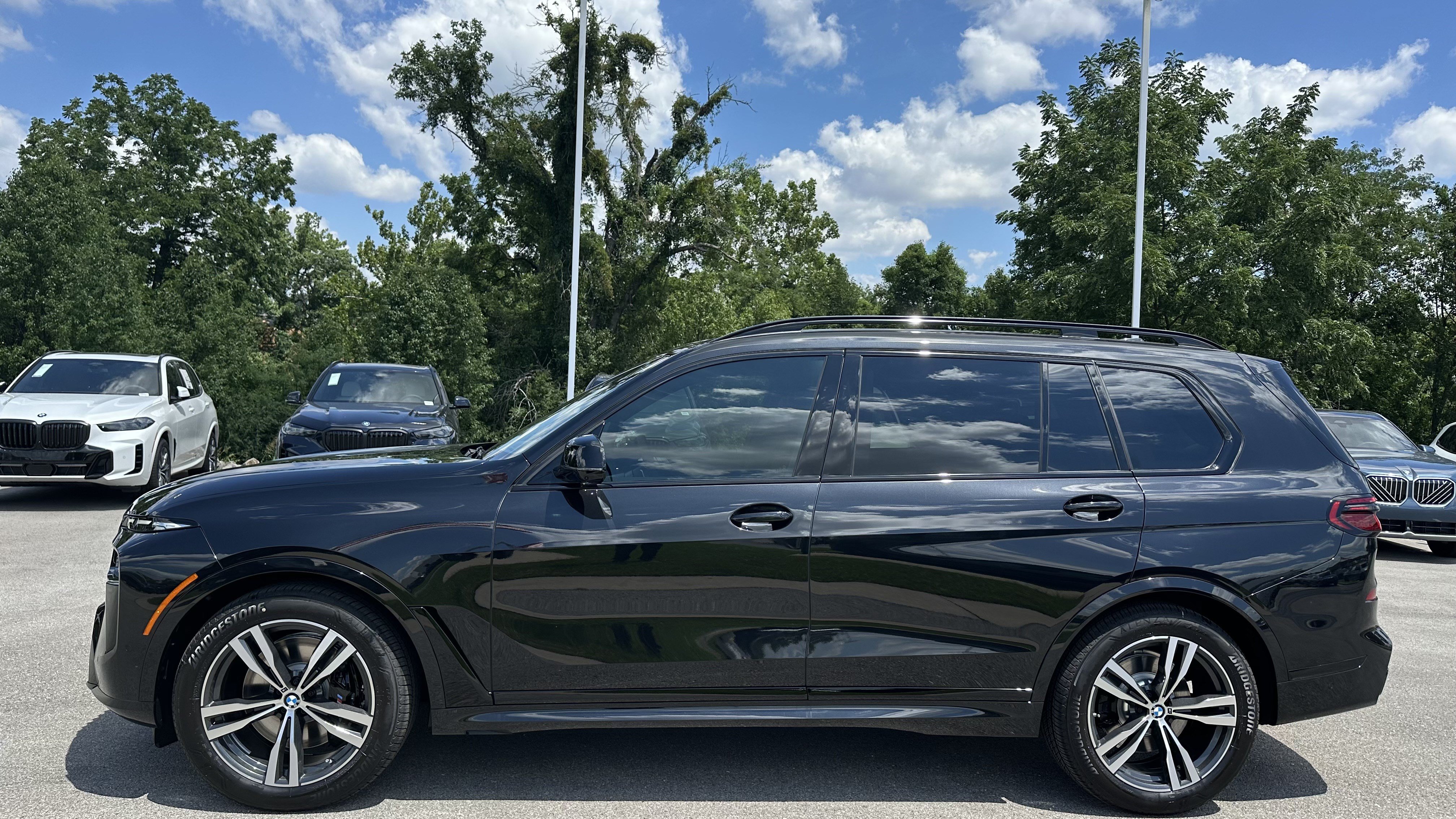 New 2027 BMW X7 xDrive40i w/ M Sport Package AWD/4WD image 7
