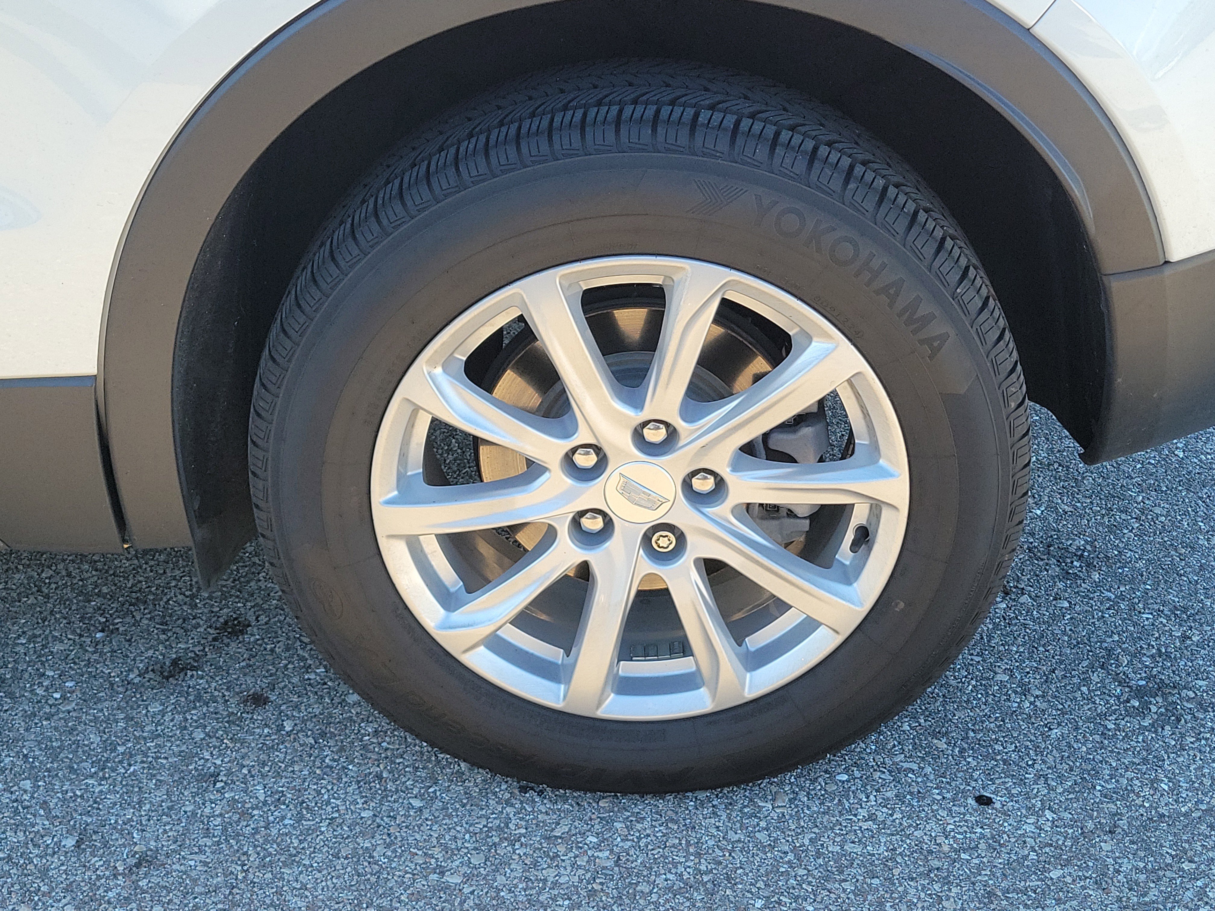 Used 2021 Cadillac XT4 Luxury w/ Driver Awareness Package image 11