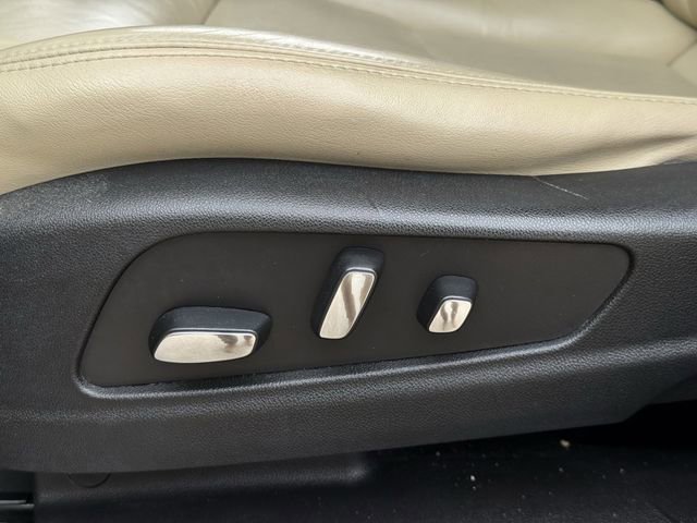 Used 2017 Cadillac XT5 Luxury w/ Driver Awareness Package image 28