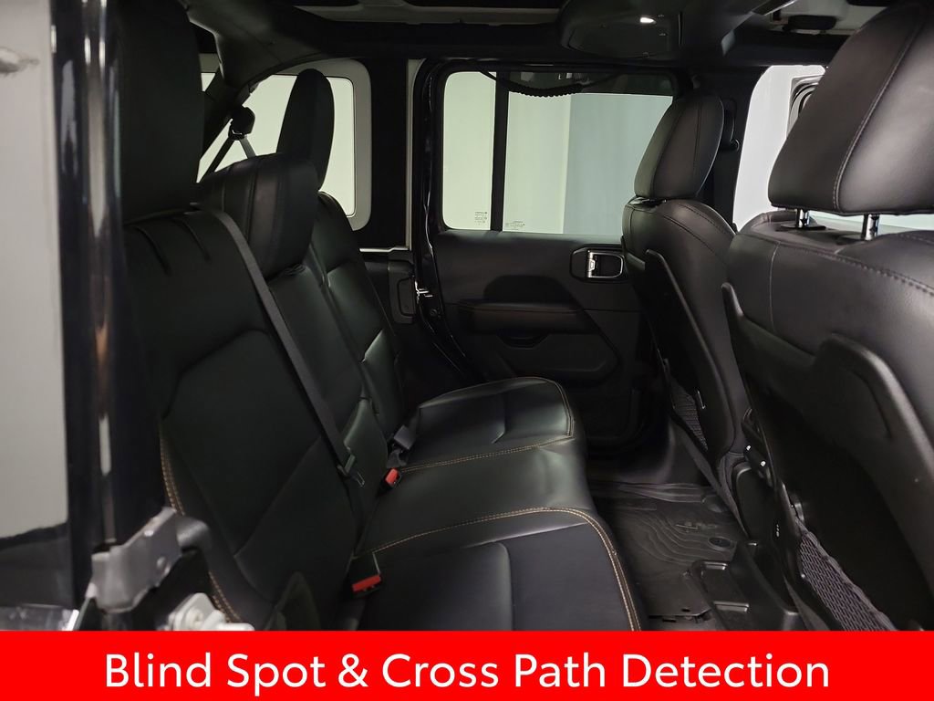 Used 2025 Jeep Wrangler Sahara AWD/4WD image 20