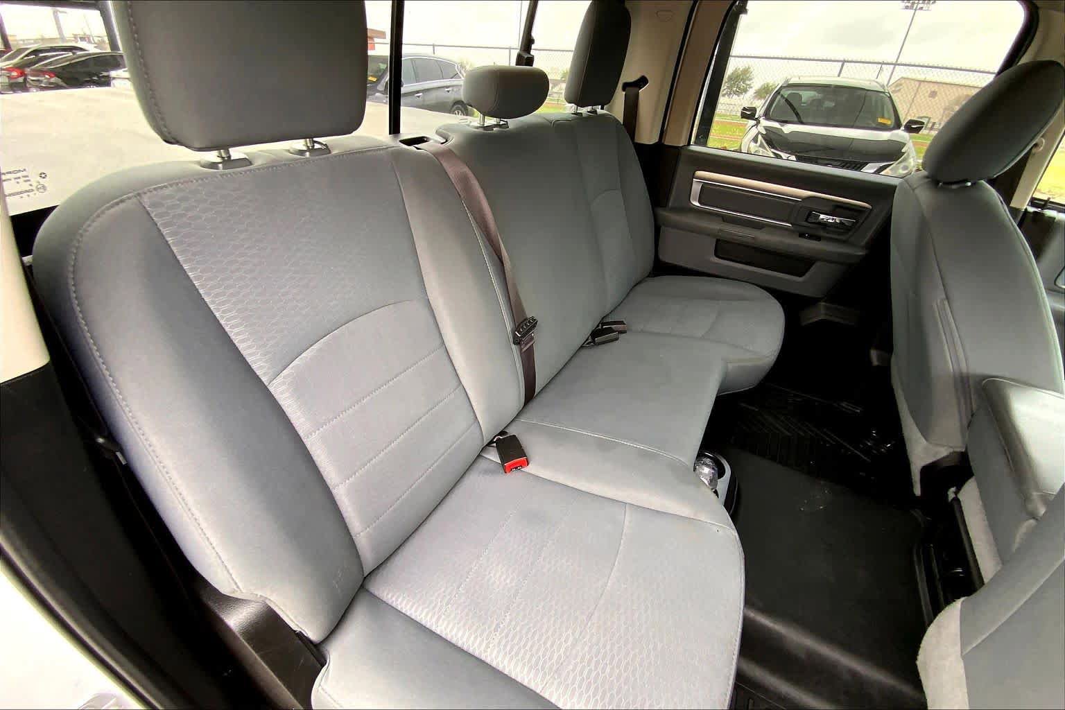 Used 2019 RAM 1500 Classic SLT RWD image 18