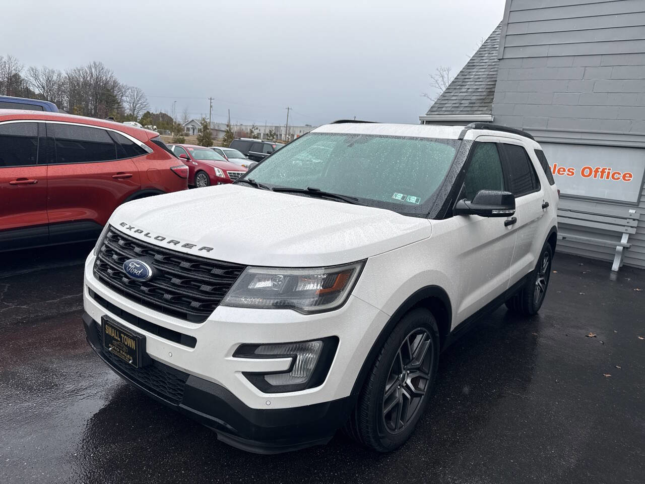 Used 2017 Ford Explorer Sport image 3