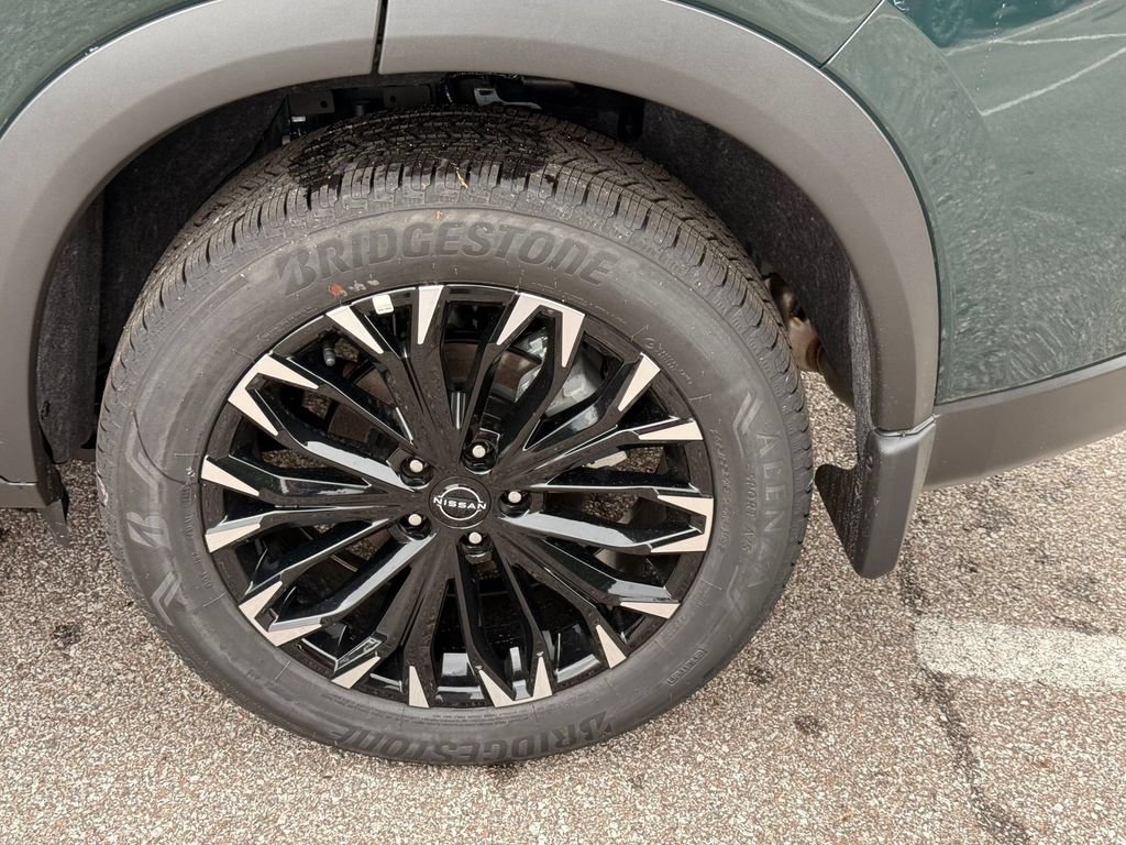 New 2026 Nissan Rogue Dark Armor AWD/4WD image 13