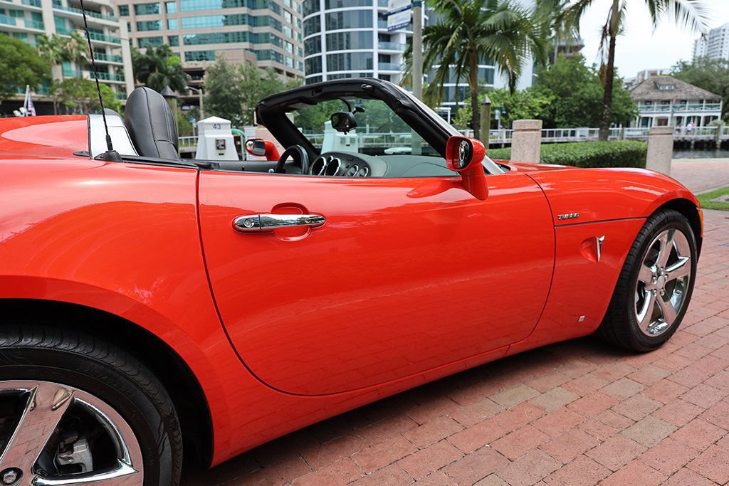 Used 2008 Pontiac Solstice GXP w/ Premium Package RWD image 23