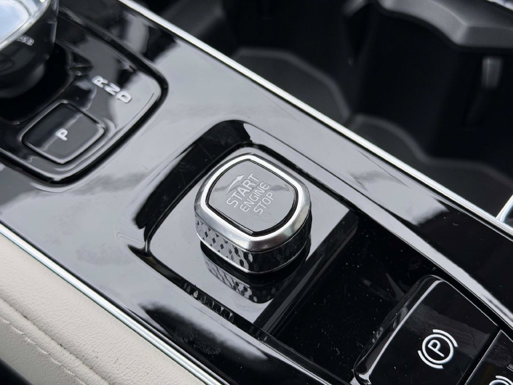 New 2026 Volvo XC90 B6 Ultra w/ Protection Package Premier AWD/4WD image 7