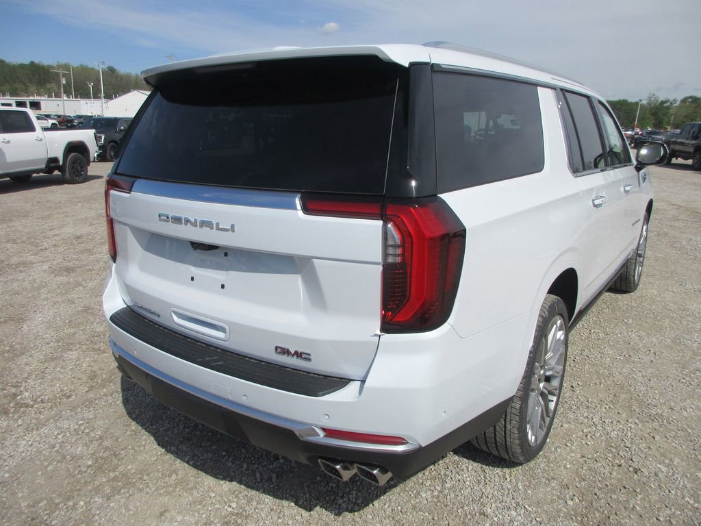 New 2026 GMC Yukon XL Denali AWD/4WD image 4