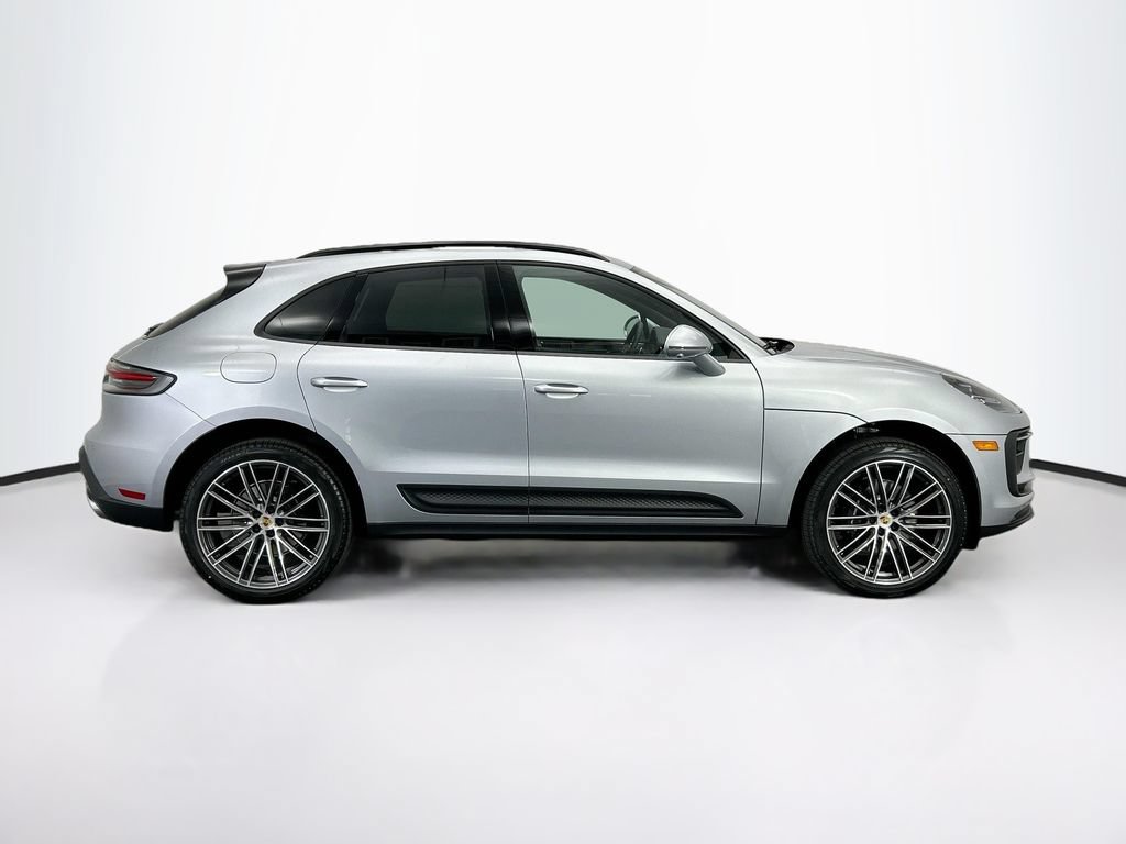 Used 2026 Porsche Macan AWD/4WD image 8