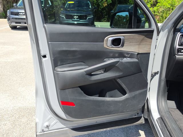 Used 2023 Kia Sorento EX w/ Panoramic Sunroof Package FWD image 18