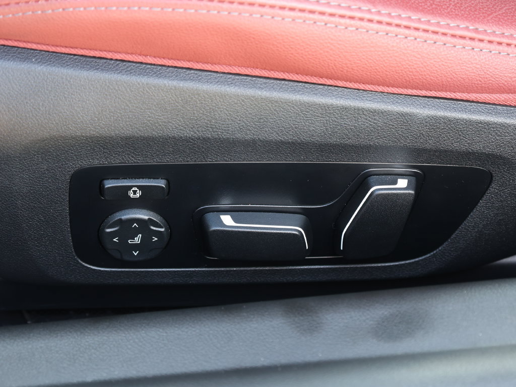 Used 2024 BMW 230i Coupe w/ Premium Package RWD image 16