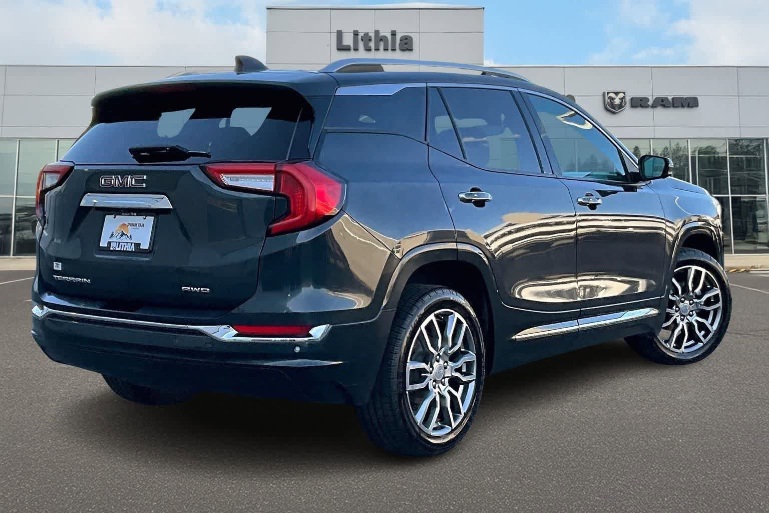 Used 2022 GMC Terrain Denali w/ Denali Premium Package AWD/4WD image 23