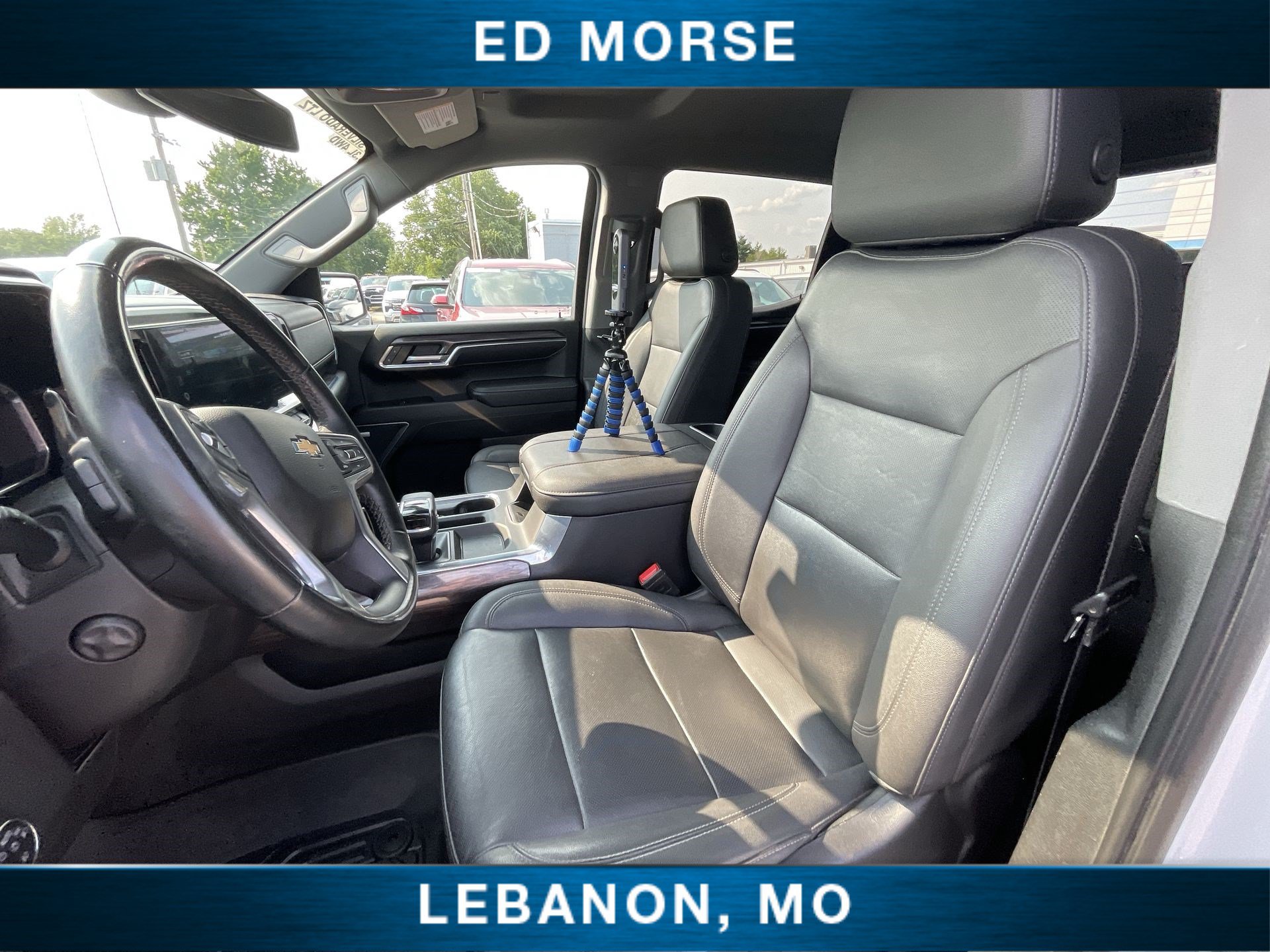 Used 2023 Chevrolet Silverado 1500 LTZ w/ LTZ Convenience Package II AWD/4WD image 18