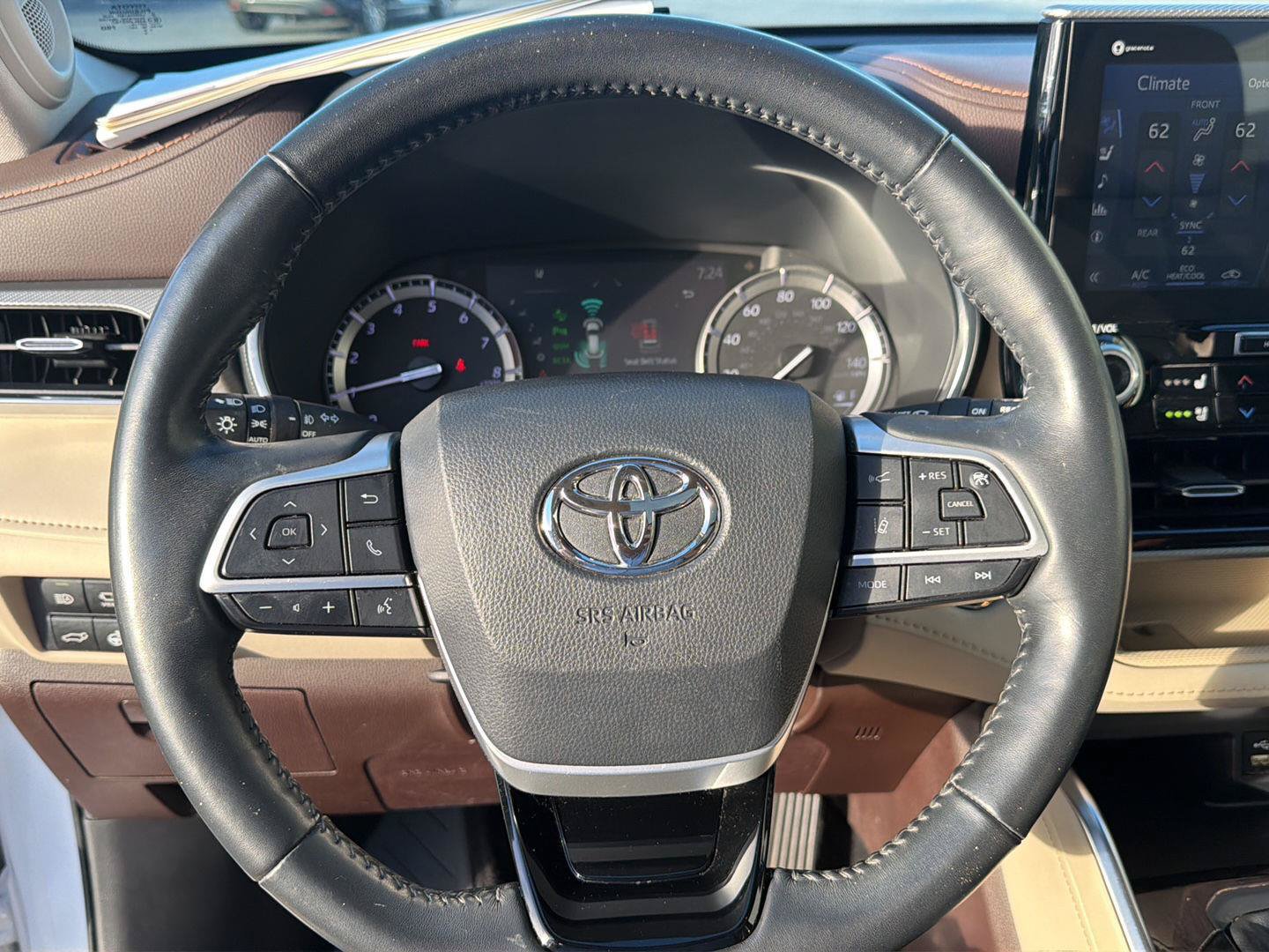Used 2022 Toyota Highlander Platinum AWD/4WD image 21