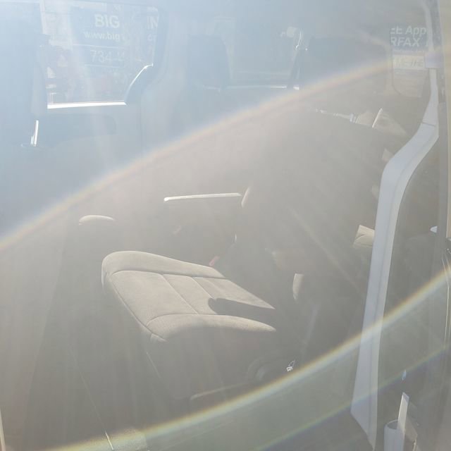 Used 2011 Chrysler Town & Country Touring FWD image 39