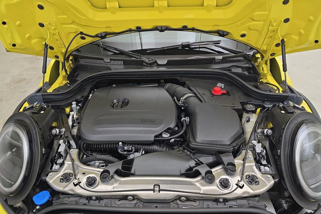 Certified 2025 MINI Cooper S image 28