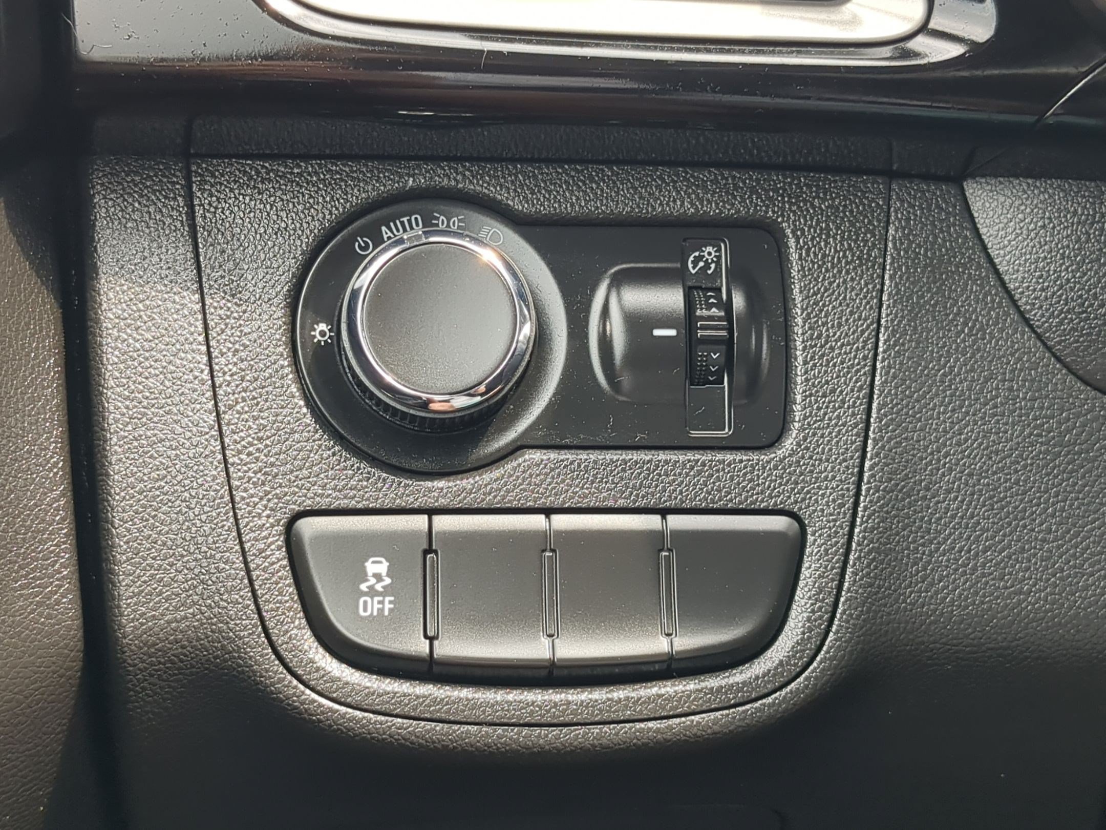 Used 2022 Chevrolet Spark LT FWD image 17