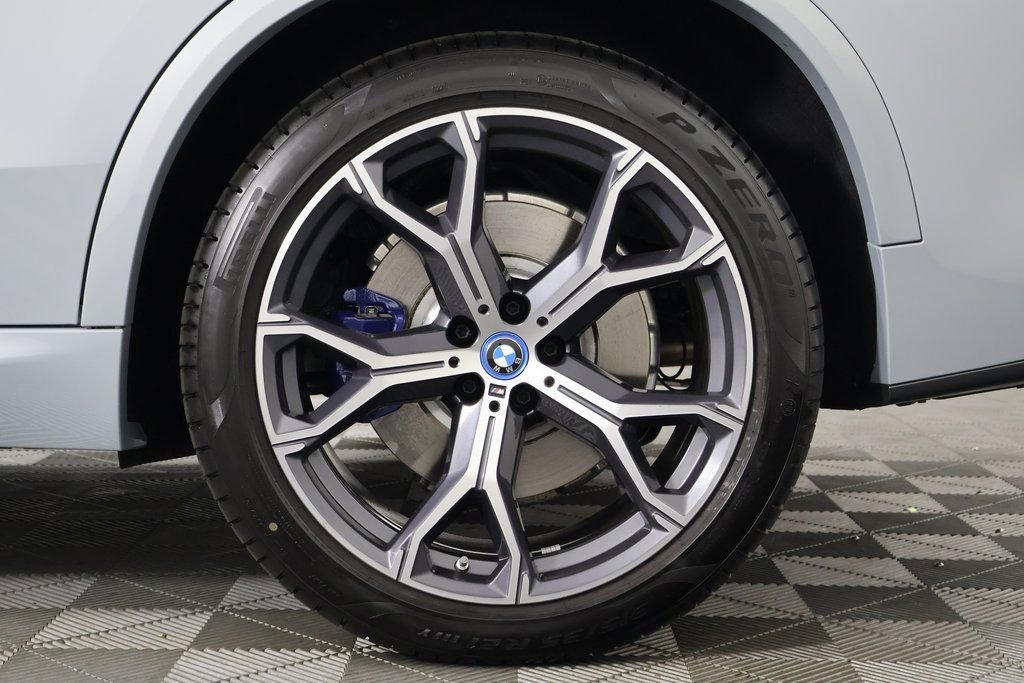 Used 2025 BMW X5 xDrive50e w/ M Sport Package image 15