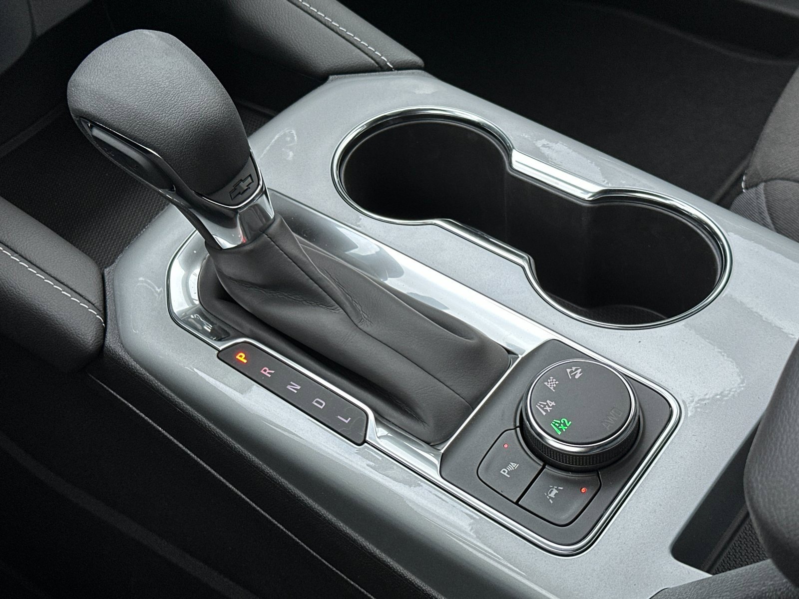 New 2025 Chevrolet Blazer LT w/ Midnight/Sport Edition image 24