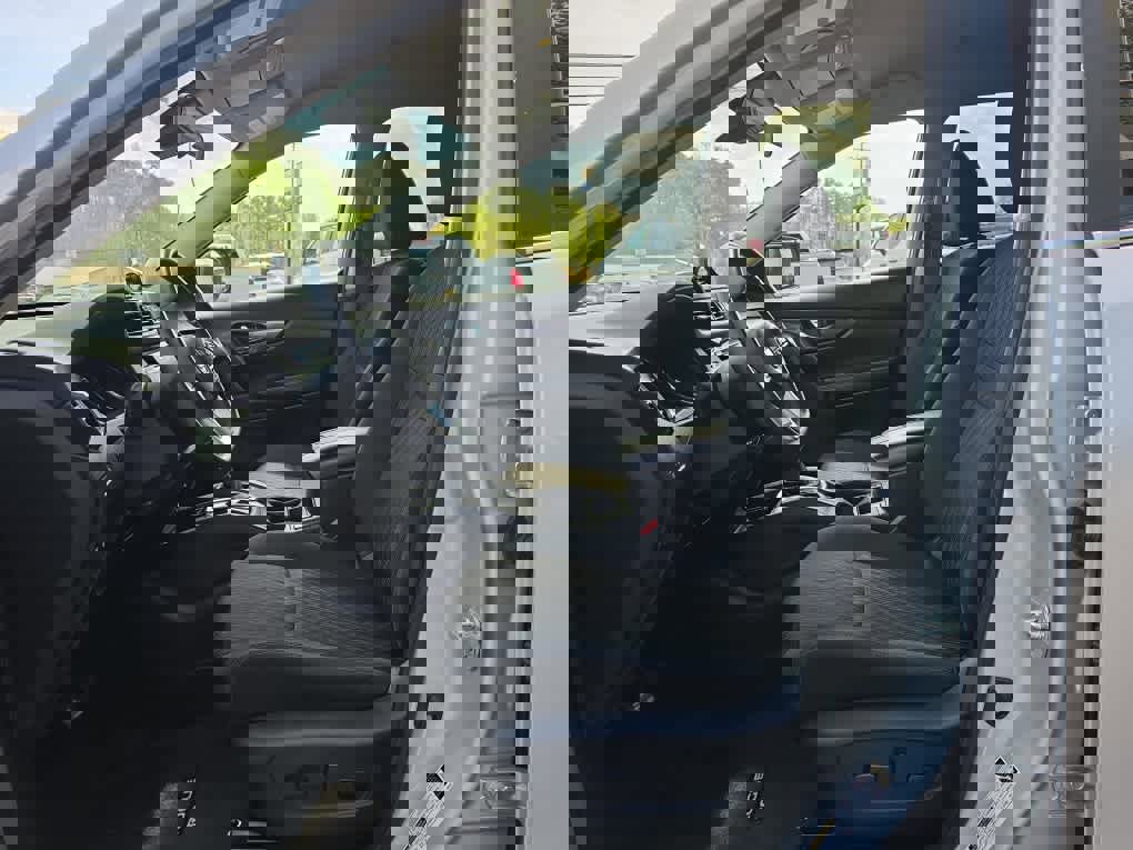 Used 2019 Nissan Rogue SV image 11