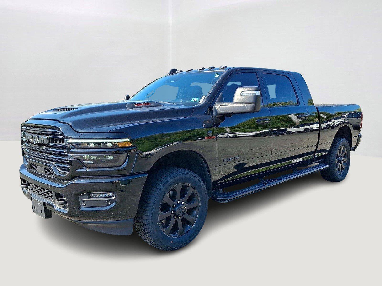 Used 2025 RAM 2500 Laramie AWD/4WD image 3