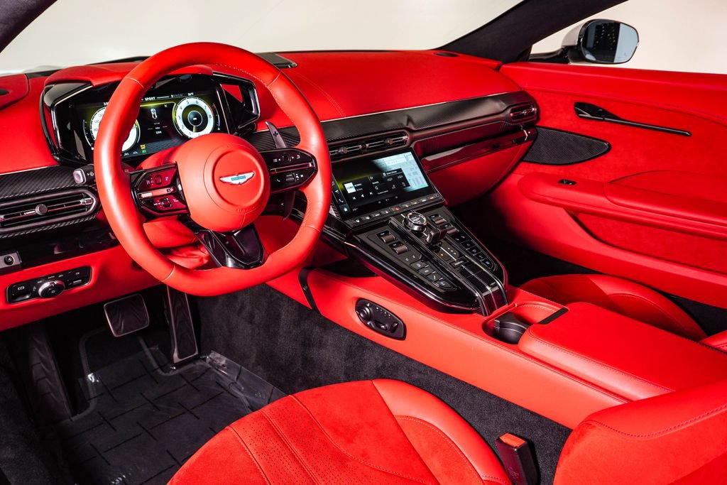 Used 2025 Aston Martin V8 Vantage Roadster RWD image 23