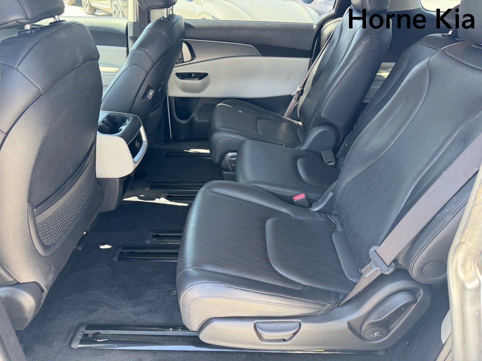 Certified 2024 Kia Carnival LX FWD image 12