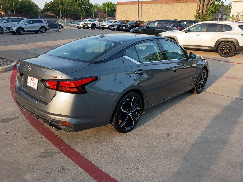 Used 2025 Nissan Altima 2.5 SR image 9