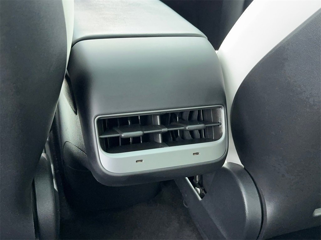 Used 2021 Tesla Model Y 2WD image 43