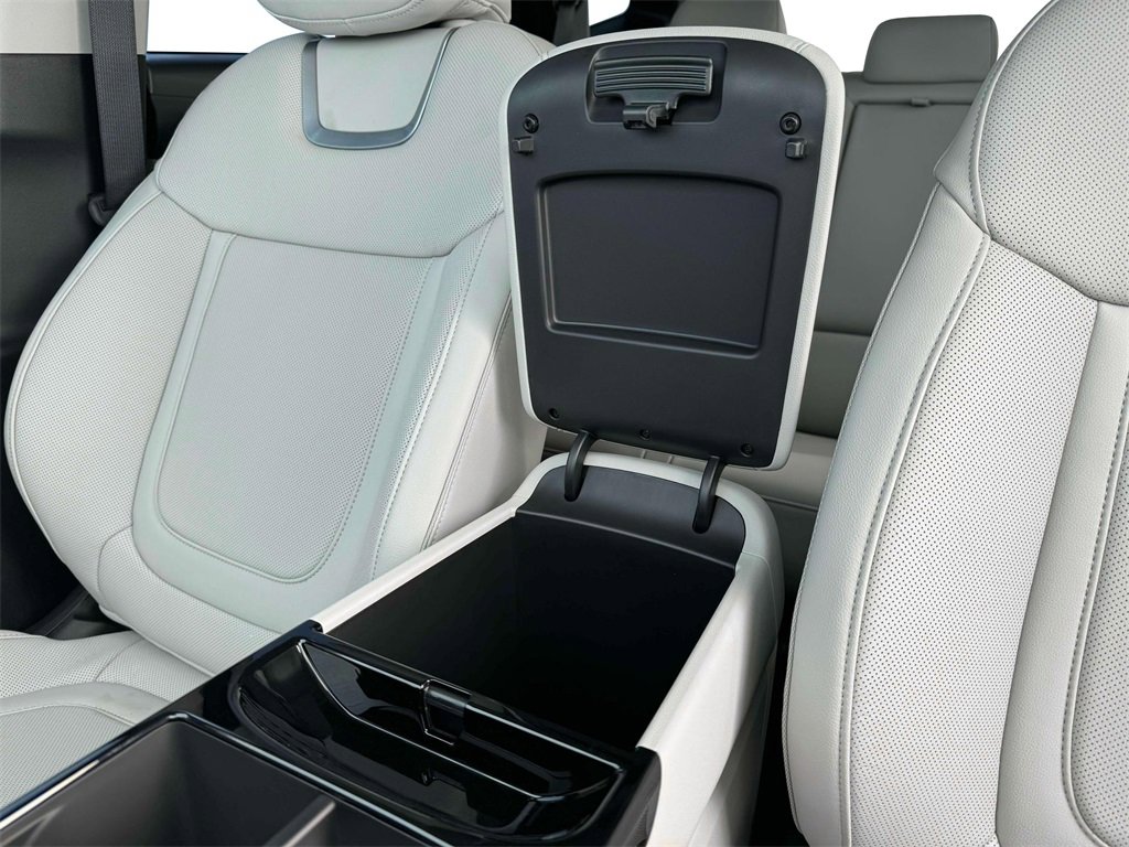 New 2025 Hyundai Tucson Limited image 18