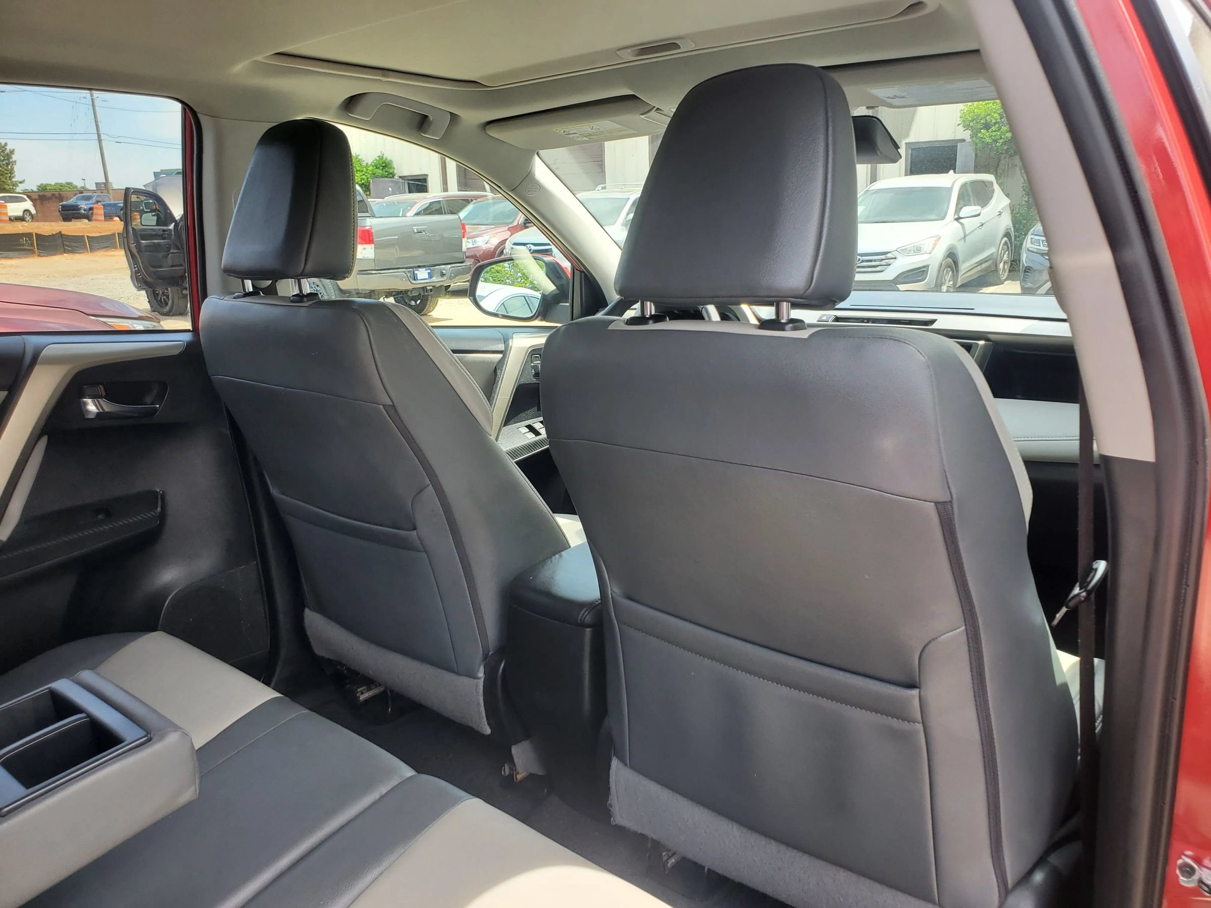 Used 2015 Toyota RAV4 Limited w/ Technology Package FWD image 33