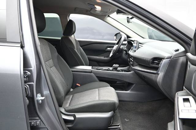 Used 2025 Nissan Rogue SV AWD/4WD image 17