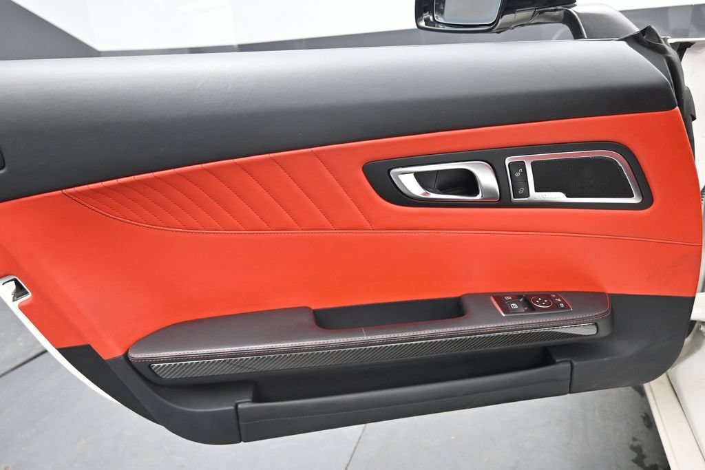 Used 2018 Mercedes-Benz AMG GT Roadster image 23