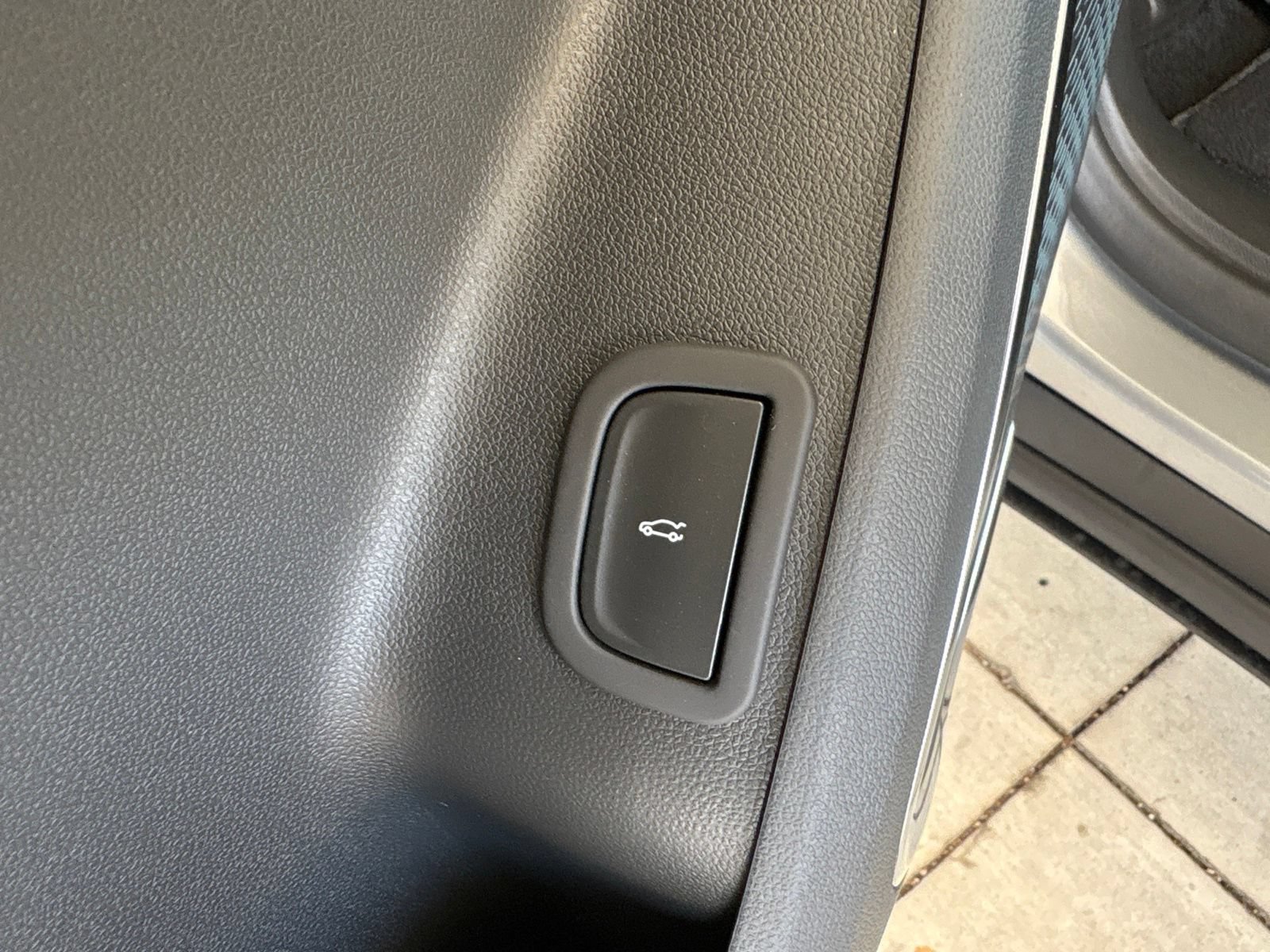 New 2026 GMC Acadia Elevation w/ Elevation Premium Package FWD image 12