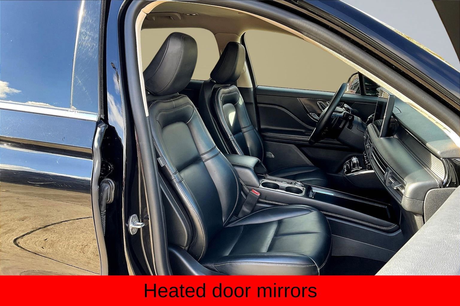 Used 2023 Lincoln Corsair AWD image 9