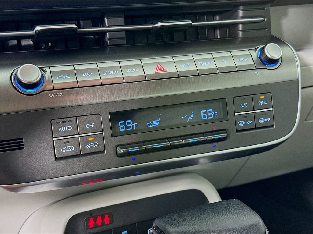 Used 2025 Hyundai Kona SEL image 16