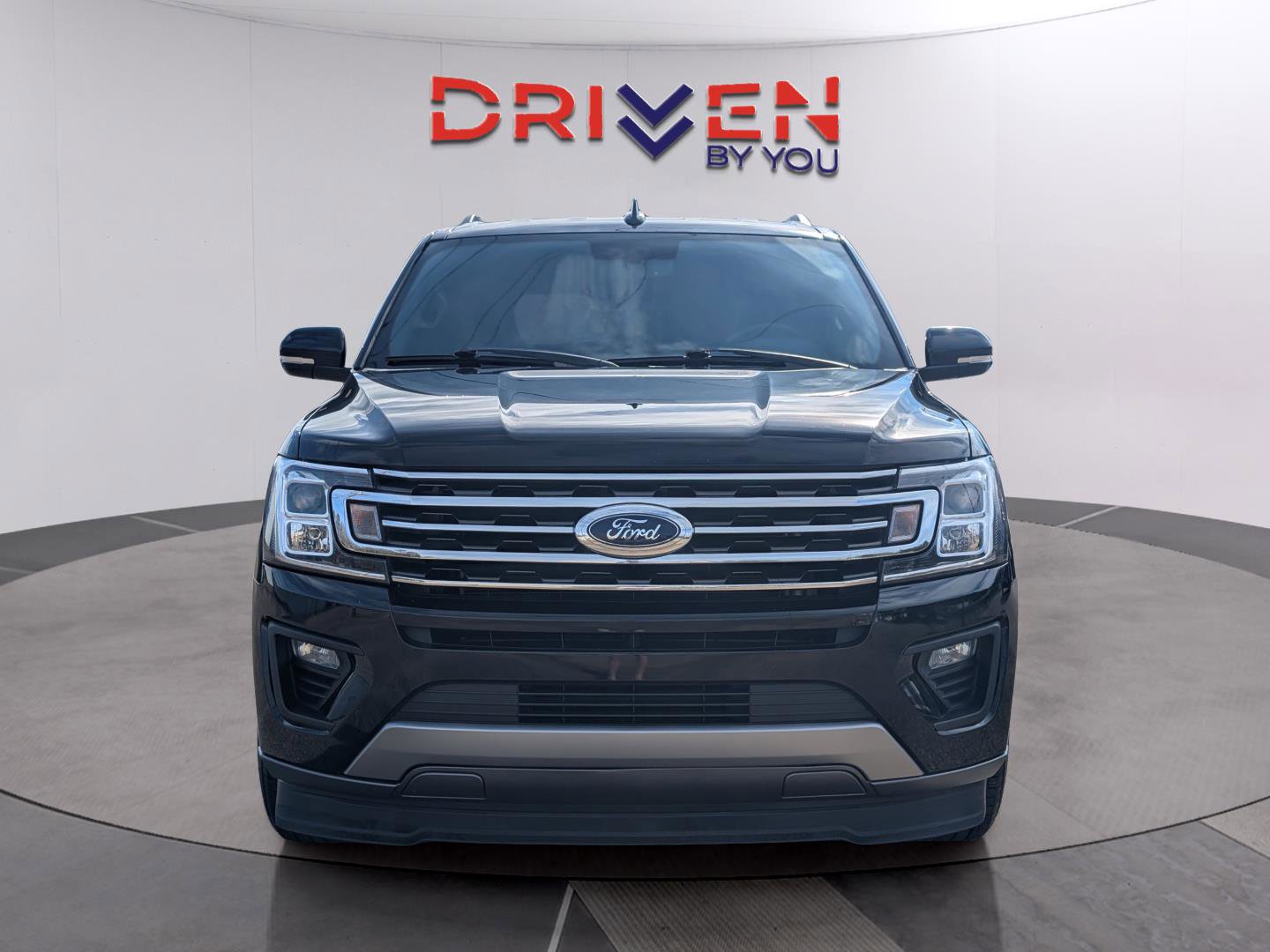 Used 2018 Ford Expedition XLT w/ Equipment Group 202A image 8