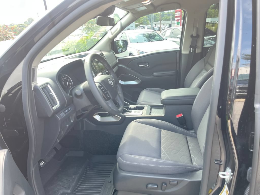 Certified 2026 Nissan Frontier SV w/ All-Weather Content Package AWD/4WD image 9