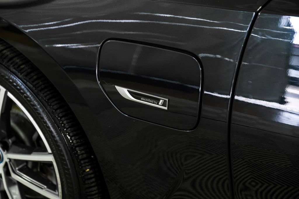 Used 2022 BMW 330e xDrive w/ Driving Assistance Package image 54