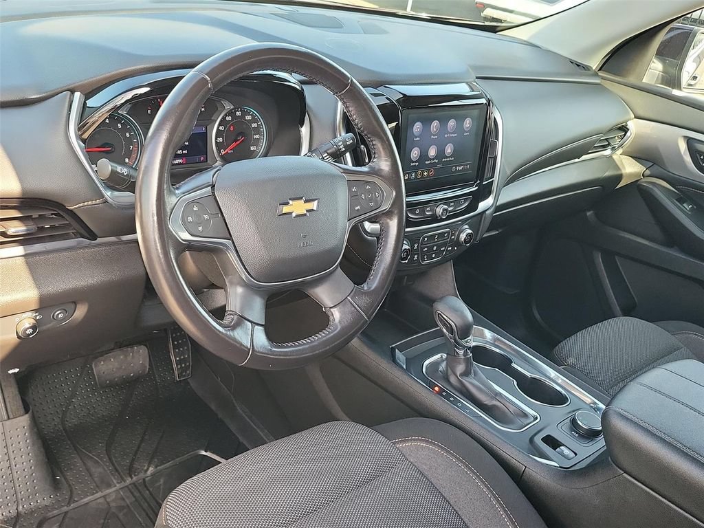 Used 2021 Chevrolet Traverse LT FWD image 2